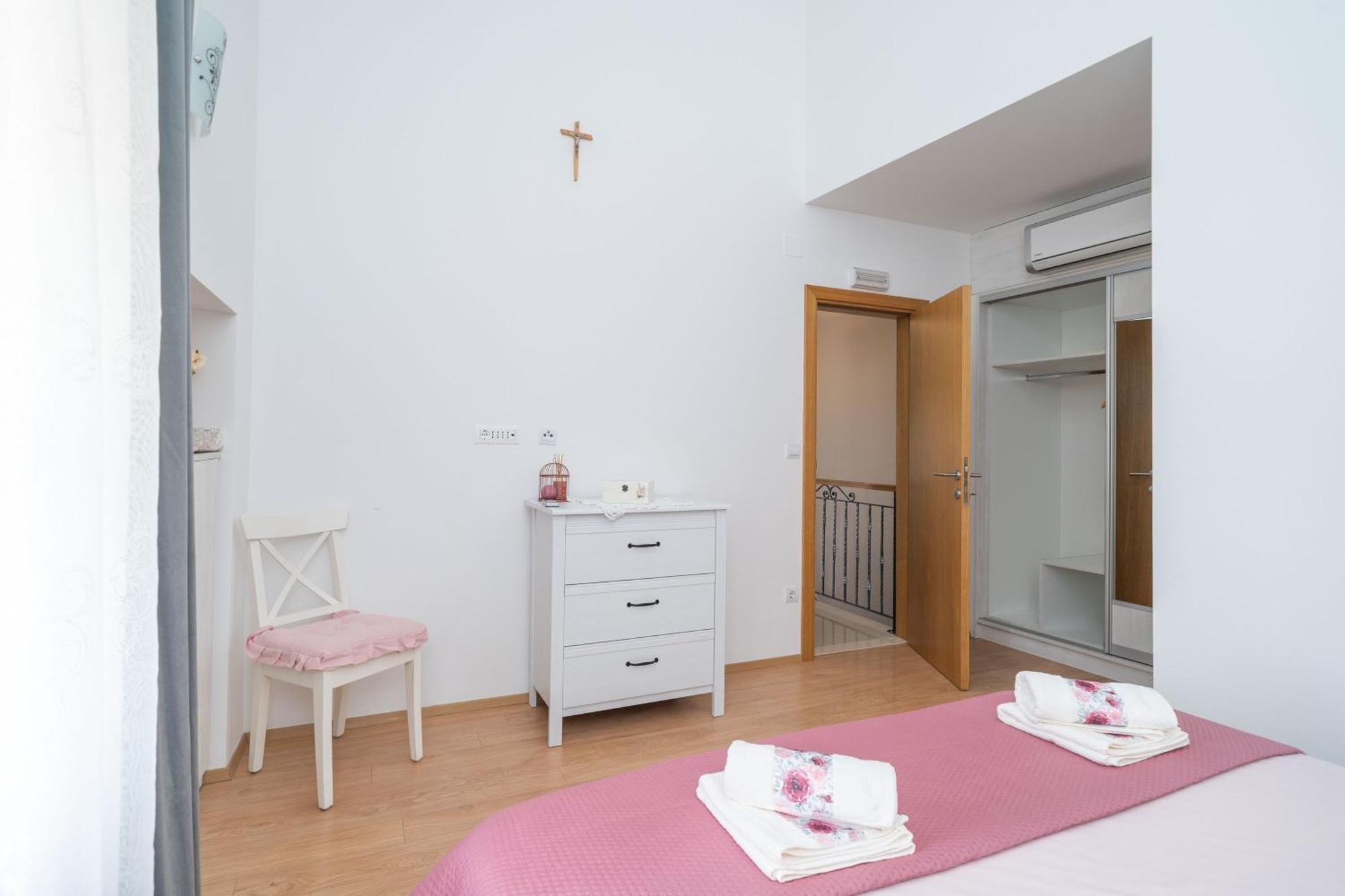 Holiday Home Majkovi 斯拉诺 外观 照片