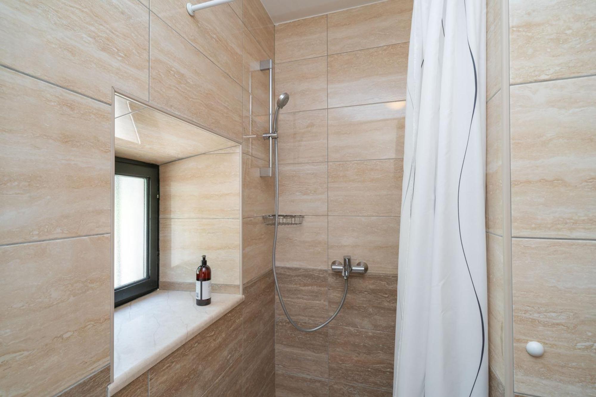 Holiday Home Majkovi 斯拉诺 外观 照片