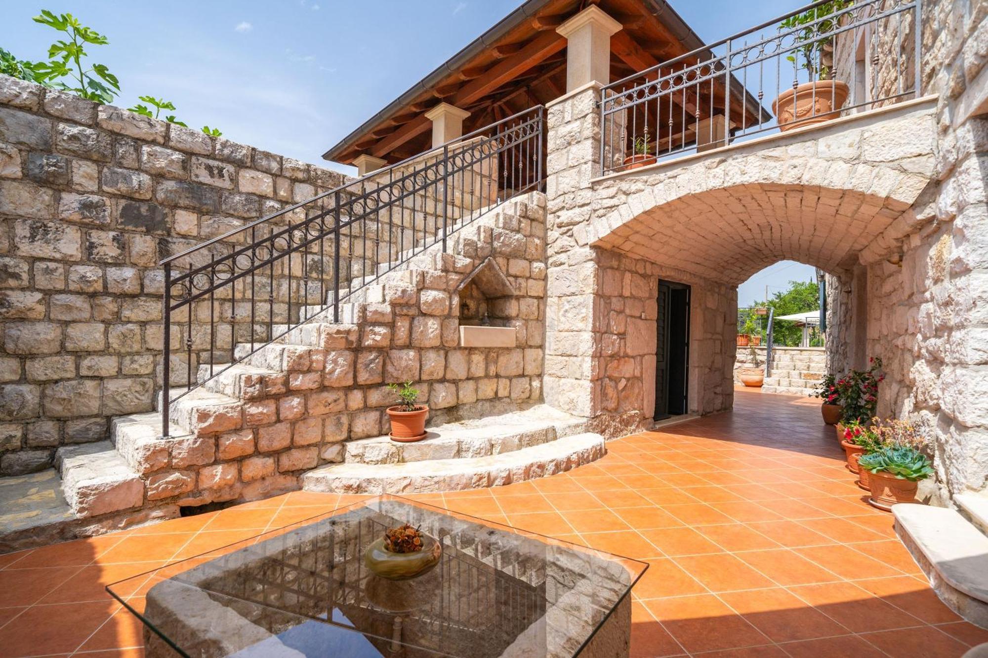 Holiday Home Majkovi 斯拉诺 外观 照片